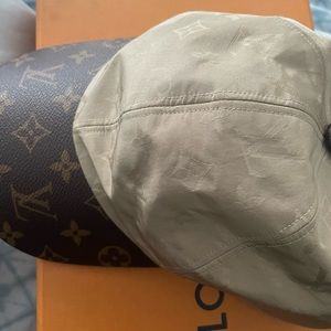 Louis Vuitton hat